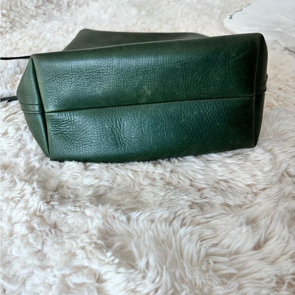 Madewell Transport Bucket Bag - Picture 4 of 6